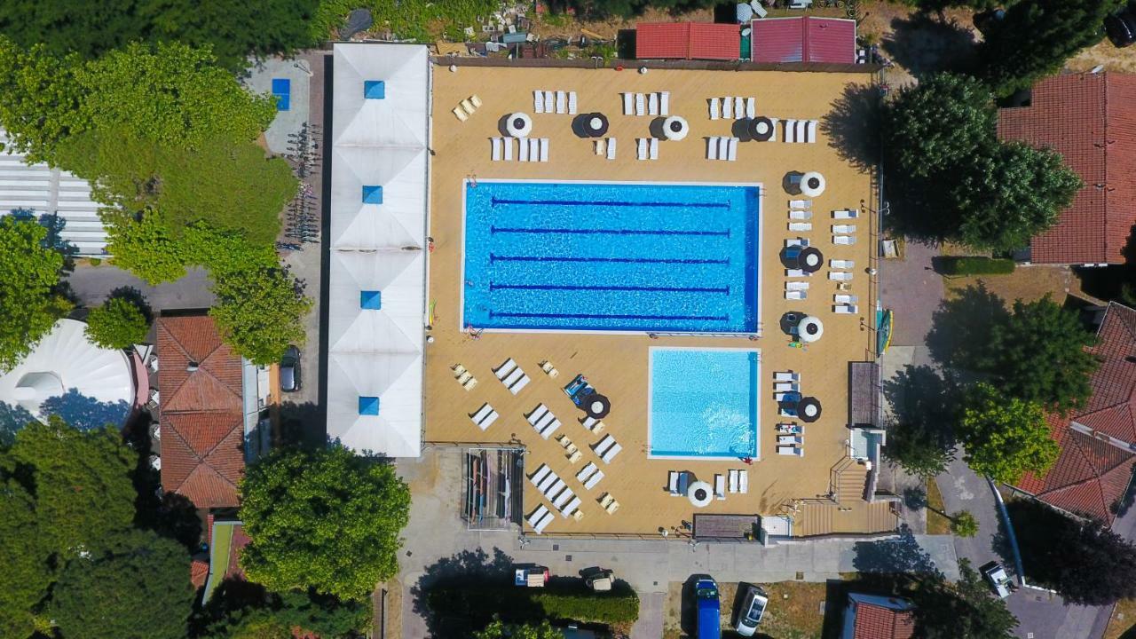 I Tre Moschettieri Camping Village Лидо ди Помпоза Екстериор снимка