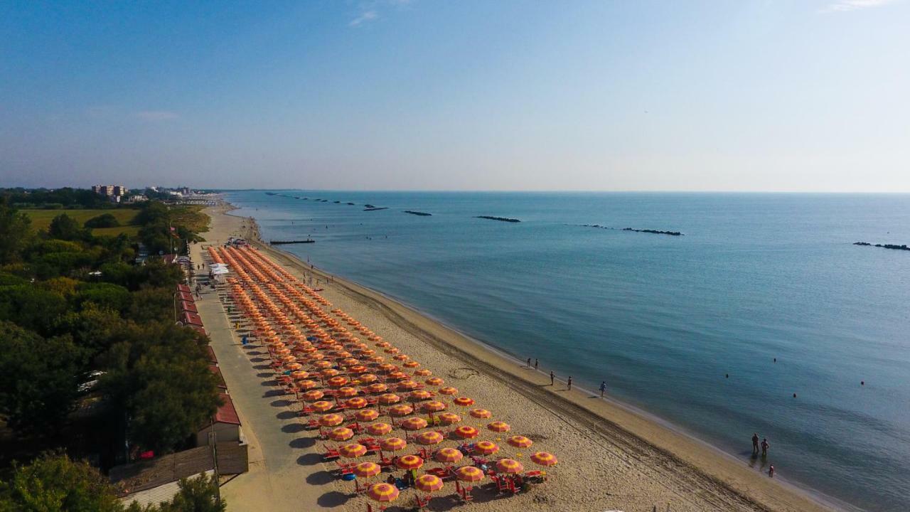 I Tre Moschettieri Camping Village Лидо ди Помпоза Екстериор снимка