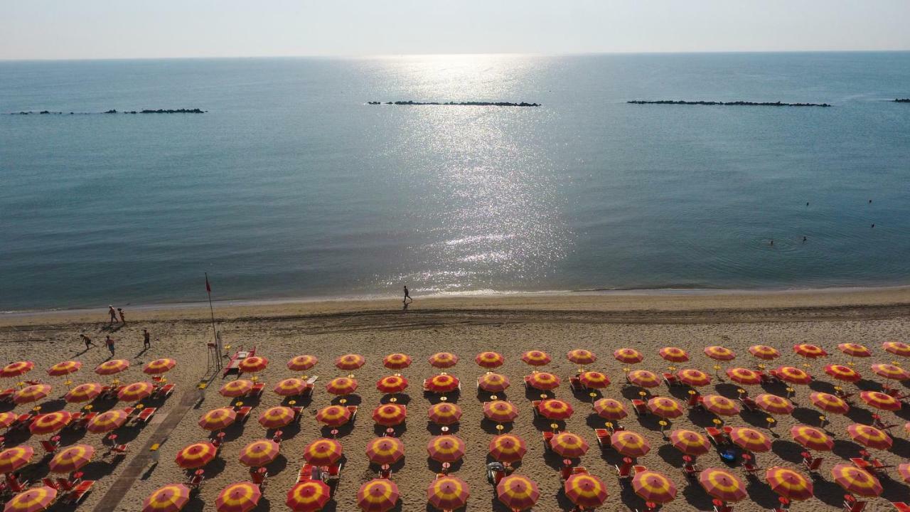 I Tre Moschettieri Camping Village Лидо ди Помпоза Екстериор снимка